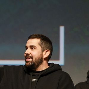 Mais Artus ne va toutefois pas snober l'événement. "On va regarder, avec tout le public !, a assuré Artus. On a prévu. On a un grand écran."

Artus et Sayyid El Alami - 37ème édition du Festival Premiers Plans à Angers le 20 janvier 2025. © Laetitia Notarianni /Bestimage