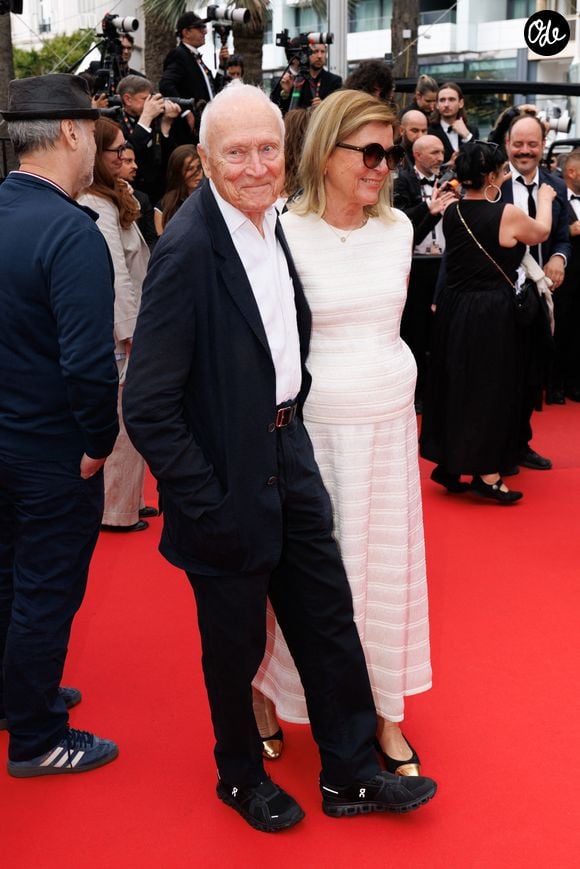 Le groupe consacre notamment 50 millions d'euros par an à l'informatique et à la data, tout en développant ses salles premium et ses équipements comme l'Imax. 

Jérôme Seydoux et sa femme Sophie - Descente des marches du film « L’inconnue » lors du 79ème Festival International du Film de Cannes, le 18 mai 2026. © Jacovides-Moreau / Bestimage
