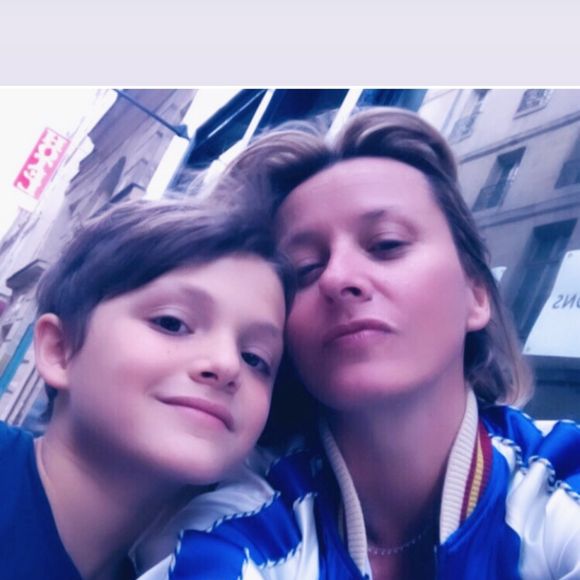 “15 ans aujourd’hui. Mon cœur déborde d’amour, d’admiration… Et d’un tout petit peu de fatigue. La vie avec toi est un feu d’artifices."

Sarah Poniatowski et Milo