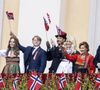 Une partie de la famille royale de Norvège est partie en vacances au Portugal cet été

La princesse Ingrid Alexandra, le prince Sverre Magnus, le prince Haakon, la princesse Mette-Marit, la reine Sonja et le roi Harald - La famille royale de Norvège lors de la célébration de la Fête Nationale à Oslo.
Crédit : Dana Press / Bestimage