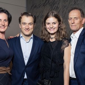 Bien qu’ils soient souvent associés comme un duo emblématique, Renaud et Gautier tiennent à maintenir une certaine indépendance artistique.

Exclusif - Renaud Capuçon avec son père Jean-Louis et sa soeur Aude Giraudon accompagnée de sa fille - Backstage du concert unique "Au cinéma" de Renaud Capuçon à l'Olympia à Paris le 14 octobre 2018. © Dominique Jacovides - Cyril Moreau/Bestimage