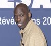 Pour fêter la 50ème édition des César, Canal + a imaginé une présentation collégiale : en effet, si le comédien Jean-Pascal Zadi, star de la série "En place", sera le maître de cérémonie principal des César, il sera accompagné sur cette scène mythique par d'autres artistes.
Jean-Pascal Zadi lors de la soirée "César Révélations" au Trianon à Paris. Le comédien sera le présentateur principal de la cérémonie. © Olivier Borde / Bestimage