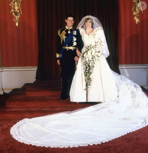 Parmi les sujets qui passionnent, les dessous de son mariage avec le prince Charles, le 29 juillet 1981.

Mariage du prince et de la princesse de Galles (Lady Diana Spencer) à Londres, Royaume Uni, le 29 juillet 1981.

© Imago/Panoramic/Bestimage