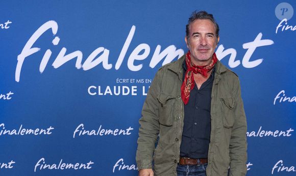 Jean Dujardin - Avant-première du film "Finalement" de C. Lelouch qui fête son 87ème anniversaire au Grand Rex à Paris le 30 octobre 2024. © Pierre Perusseau/Bestimage