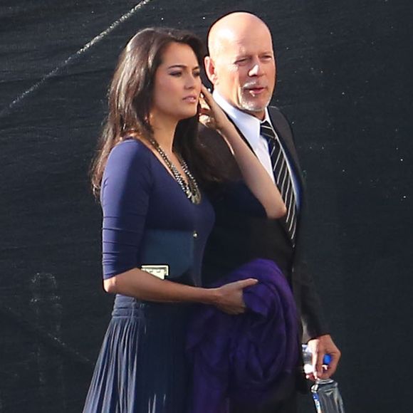 “Inondez-le de tout votre amour aujourd'hui - il le sentira, je le jure”, assure sa femme, Emma Heming

Bruce Willis et sa femme Emma Heming - Rumer Willis (la fille de Bruce Willis et Demi Moore) gagne Dancing with the stars à Hollywood! FAMEFLYNET / BESTIMAGE