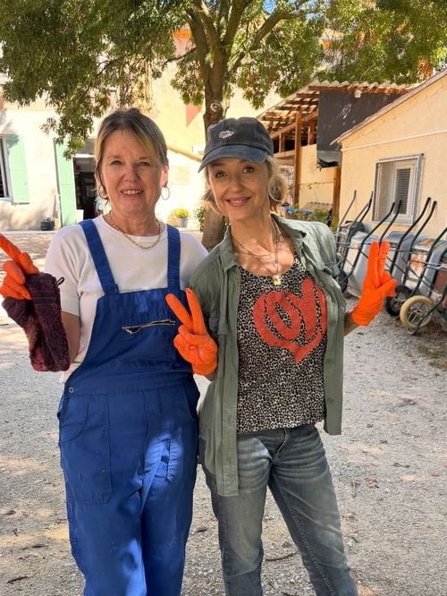 Hélène Fougerolles bénévole une demi-journée par semaine chez elle, dans le Vaucluse : "Moi ça m'a ouvert le cœur !"