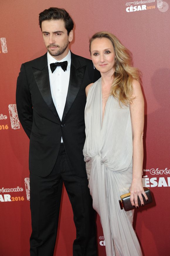 Audrey Lamy et son petit ami Thomas Sabatier arrivant à la 41e cérémonie annuelle des César du cinéma qui s'est tenue au Théâtre du Chatelet à Paris, France, le 26 février 2016. Photo Mireille Ampilhac/ABACAPRESS.COM