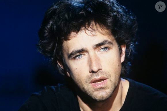 Archives - En France, à Paris, Jean-Louis Murat sur le plateau de Sacrée Soirée en juin 1989.  

Photo : Bernard LEGUAY via Bestimage