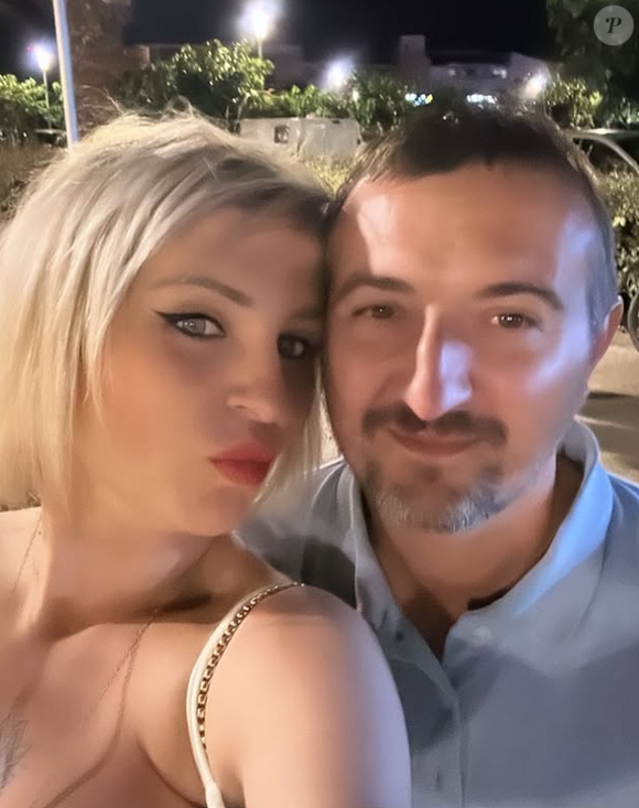Amandine Pellissard, révélé dans "Familles nombreuses", est maman de neuf enfants avec son époux Alexandre.