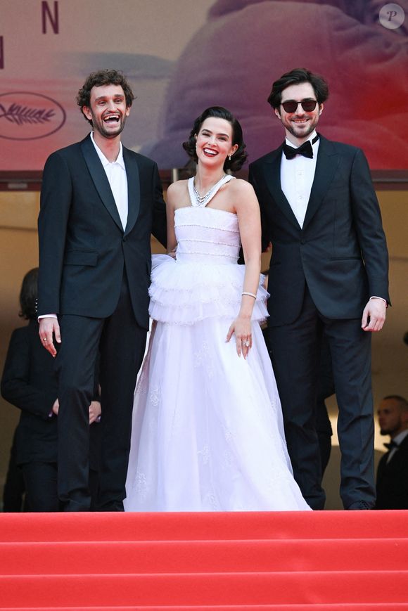 Ce samedi 17 mai 2025, un palmier a chuté sur la Croisette

Aubry Dullin, Zoey Deutch et Guillaume Marbeck assistent à la première de Nouvelle Vague à Cannes, France, le 17 mai 2025 dans le cadre du 78ème Festival de Cannes. Photo par Aurore Marechal/ABACAPRESS.COM