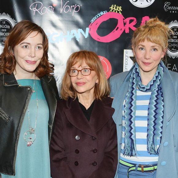 Elise Depardieu, Elisabeth Depardieu et sa fille Julie Depardieu - Photocall du défilé au profit de l'association Meghanora au Salon des Miroirs à Paris, le 20 février 2016. © CVS/Bestimage