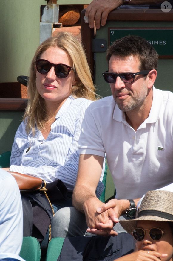 Agathe Lecaron et son mari François Pellissier dans les tribunes lors des Internationaux de France de tennis à Roland-Garros le 05 juin 2017 à Paris, France. Photo par Nasser Berzane/ABACAPRESS.COM