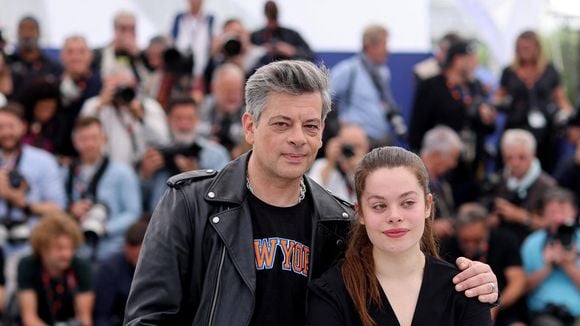 "Je n'étais pas du tout la même personne" : Benjamin Biolay explique comment la naissance sa fille aînée a transformé sa vie