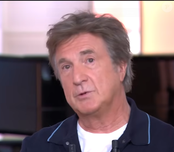 François Cluzet s'est rendu sur le plateau de C à Vous pour présenter le film Pour le plaisir, en salles dans quelques jours

François Cluzet dans "C à vous"