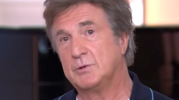 François Cluzet perd totalement pied en évoquant un ami célèbre qui a rendu son dernier souffle il y a peu