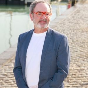 "Je jouais Napoléon dans un téléfilm et j'ai eu un coup de coeur très vite pour elle en l'apercevant"

Bruno Solo de la série Nouveau jour 
La 27e édition du Festival de la Fiction de La Rochelle, vendredi 19 eptembre 2025. © Christophe Aubert via Bestimage