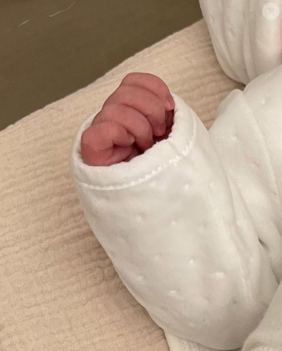 La naissance de la petite Sasha sur Instagram, @karineferri.