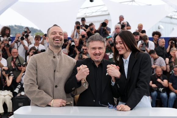 "Fjord" a reçu la Palme d'Or

Sebastian Stan, Cristian Mungiu, Renate Reinsve - Photocall du film "Fjord" lors du 79ème Festival International du Film de Cannes, le 19 mai 2026.
© Jacovides/Moreau/Bestimage