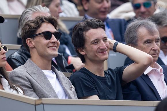 George Russell, Jean Arnault, Bernard Arnault en tribunes lors de la finale messieurs des Internationaux de France de Tennis de Roland Garros 2025 (jour 15), à Paris, France, le 8 juin 2025. © Cyril Moreau/Bestimage