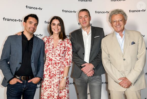 Fabien Lévêque, Cécile Grès et Nelson Monfort au photocall de la conférence de presse de France 2 au théâtre Marigny à Paris le 18 juin 2019

© Coadic Guirec / Bestimage