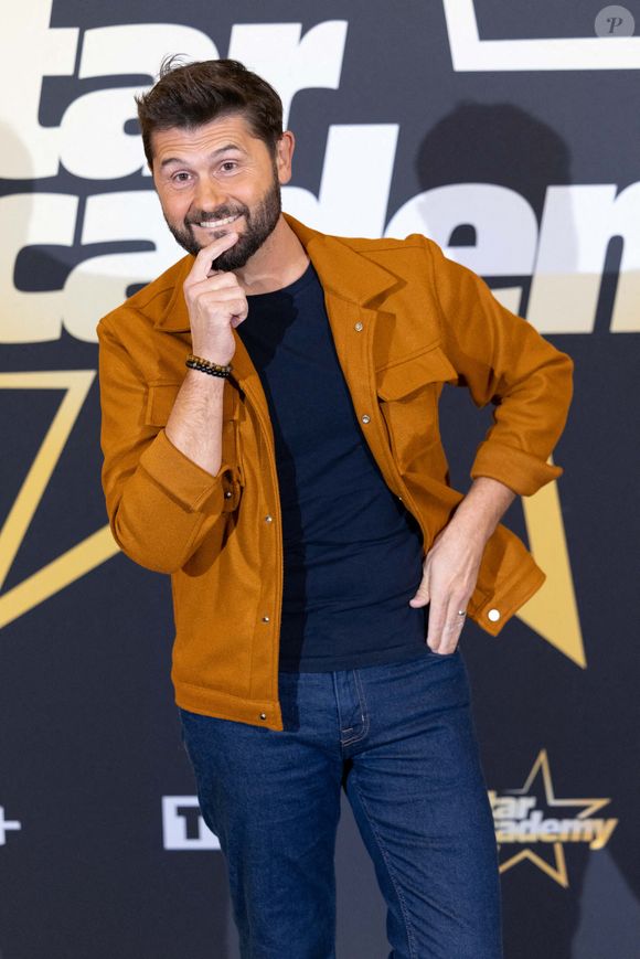 L'animateur français Christophe Beaugrand pose lors du photocall de présentation de la nouvelle saison de l'émission Star Academy au Grand Rex à Paris le 29 septembre 2025. Photo par Alexis Jumeau/ABACAPRESS.COM