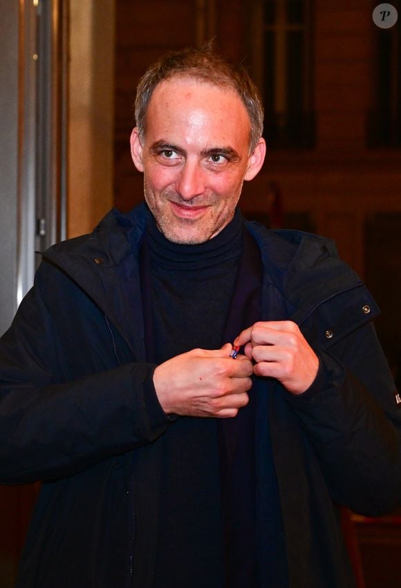 Raphaël Glucksmann au dîner annuel du CCAF (Conseil de coordination des associations arméniennes de France) à l'hôtel du collectionneur à Paris le 11 mars 2025
Comme chaque année, la onzième édition du désormais fameux dîner du CCAF a fait salle comble. 450 personnes se sont retrouvées dans les salons de l'hôtel du collectionneur, à Paris. Lors du cocktail, plusieurs personnalités politiques ont eu l'occasion de s'entretenir avec les invités.
Comme de coutume, un certain nombre de figures intellectuelles étaient également au dîner.
C'est Nelson Monfort qui a présenté la soirée en rappelant que la soirée est l'occasion de nous retrouver et de réaffirmer les liens profonds qui unissent la France et l'Arménie, liens tissés par l'histoire, la culture et des valeurs communes.
Cette soirée incarne à la fois un hommage solennel et un appel à l'action. Hommage envers celles et ceux qui oeuvrent sans relâche pour la cause arménienne; mais appel à la communauté internationale pour qu'elle s'engage résolument pour la justice et la paix.

© Christian Liewig / Bestimage