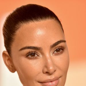 Kim Kardashian arrive à la soirée des Oscars Vanity Fair qui se tient au Wallis Annenberg Center for the Performing Arts le 2 mars 2025 à Beverly Hills, CA. © OConnor-Arroyo / AFF-USA.com