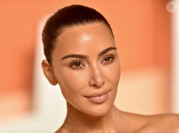 Kim Kardashian arrive à la soirée des Oscars Vanity Fair qui se tient au Wallis Annenberg Center for the Performing Arts le 2 mars 2025 à Beverly Hills, CA. © OConnor-Arroyo / AFF-USA.com