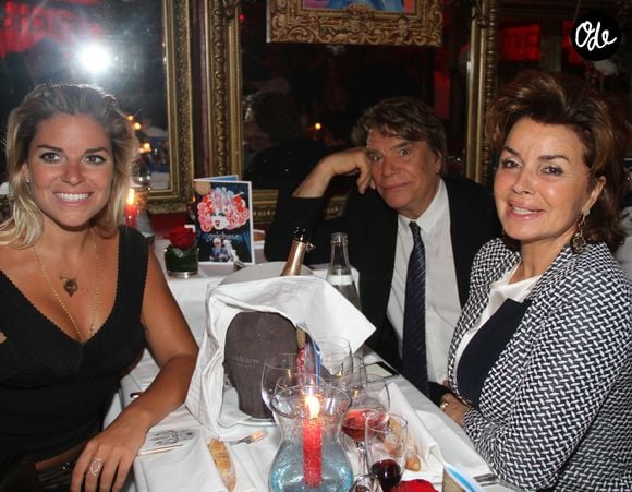 Bernard Tapie avec sa femme Dominique et sa fille Sophie - Michou fête ses 85 ans et les 60 ans de son cabaret à Paris. © Philippe Baldini / Bestimage