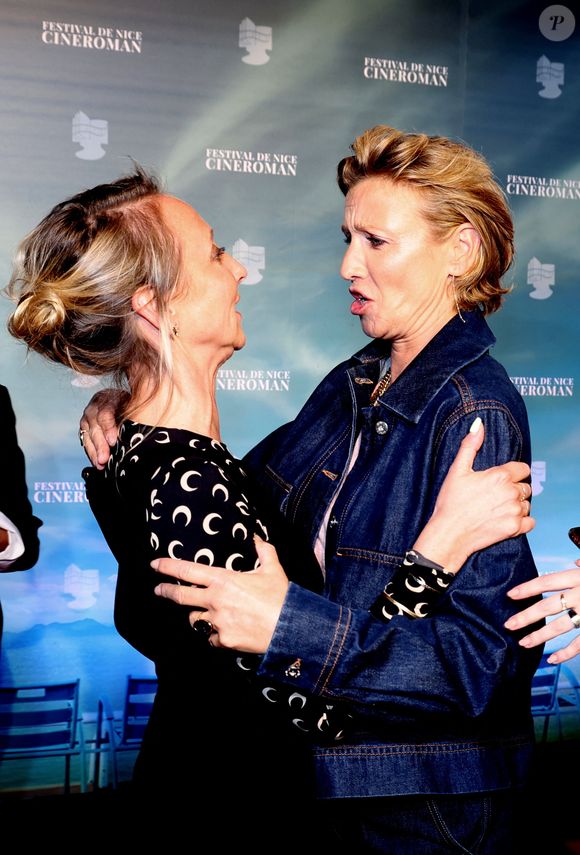 Audrey Lamy et sa soeur Alexandra Lamy - 6ème édition du festival Cinéroman à Nice le 1er octobre 2024. © Dominique Jacovides - Bruno Bebert / Bestimage