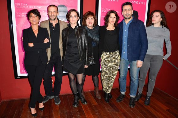 "Y'a plus qu'à...", écrit Jeanne Astier, dans le post qui accompagne les photos d'elle, très enceinte.

Florence Foresti, Mathieu Kassovitz, Anne-Gaëlle Riccio, Josée Drevon, Olivia Bonamy, Jonathan Cohen et Jeanne Astier lors de l'avant-première du film "De plus belle" au cinéma Publicis à Paris, France, le 6 mars 2017. © Coadic Guirec/Bestimage