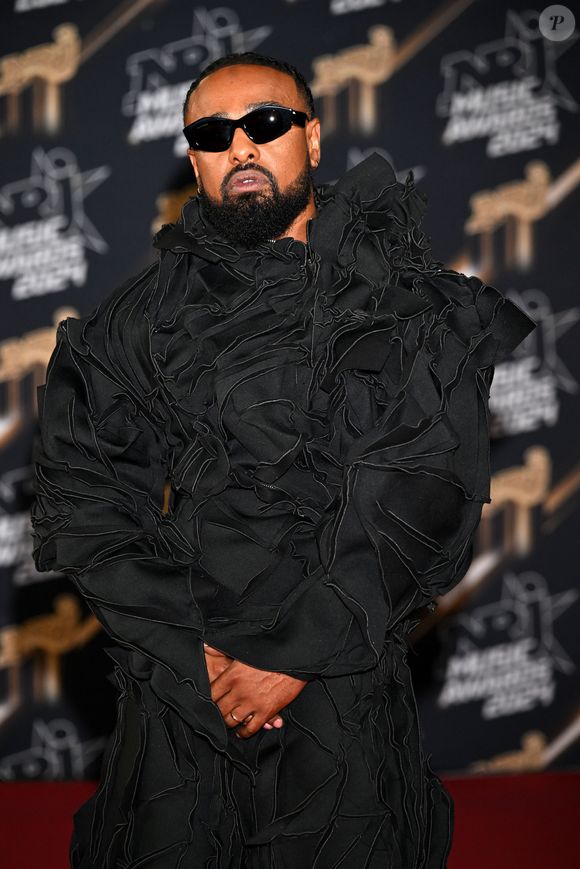 Le rappeur est donc devenu grand-père à l'âge de seulement 42 ans

Alonzo au photocall de la 26ème édition des NRJ Music Awards à Cannes, le 1er novembre 2024. © Bebert-Guignebourg/Bestimage