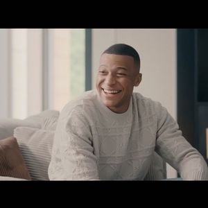 Kylian Mbappé face à Mouloud Achour dans l'émission "Clique" - Canal + (Capture d'écran).