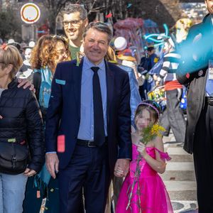 Christian Estrosi, le maire de Nice, sa fille Bianca, son 1er adjoint Anthony Borré et Graig Monetti, l'adjoint au maire de Nice, délégué à l’événementiel, à la jeunesse et à l'égalité des chances, ont lancé "La Carnavalina", une déambulation d'artistes, musiciens, jongleurs, acrobates..., le long de l'avenue Jean Médecin en prémice à la soirée d'ouverture de la 140eme édition du Carnaval de Nice "Roi des Oceans" à Nice, le 15 février 2025.
Crédit : Bruno Bebert / Bestimage