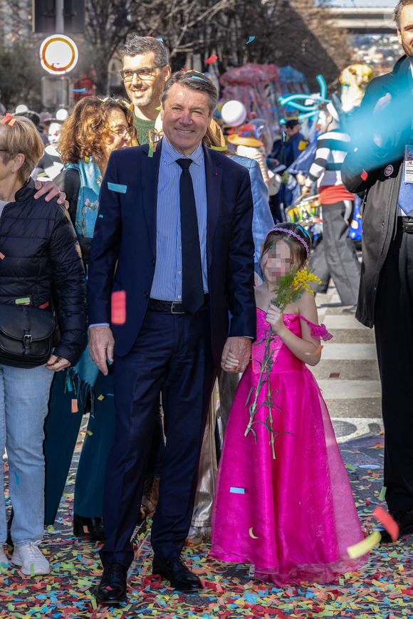 Christian Estrosi, le maire de Nice, sa fille Bianca, son 1er adjoint Anthony Borré et Graig Monetti, l'adjoint au maire de Nice, délégué à l’événementiel, à la jeunesse et à l'égalité des chances, ont lancé "La Carnavalina", une déambulation d'artistes, musiciens, jongleurs, acrobates..., le long de l'avenue Jean Médecin en prémice à la soirée d'ouverture de la 140eme édition du Carnaval de Nice "Roi des Oceans" à Nice, le 15 février 2025.
Crédit : Bruno Bebert / Bestimage