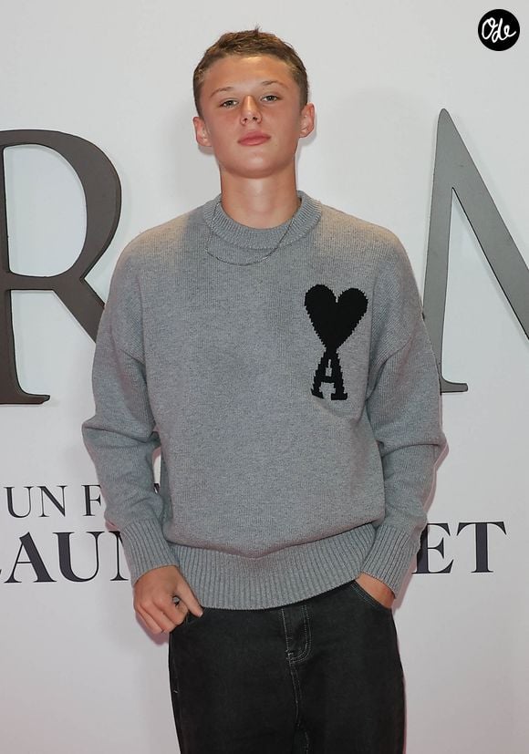 L’adolescent découvre le monde du cinéma et semble déjà passionné par cet univers.

Marcel Canet au photocall de la première du film "Karma" au cinéma Pathé Palace à Paris le 13 octobre 2026. © Coadic Guirec / Bestimage