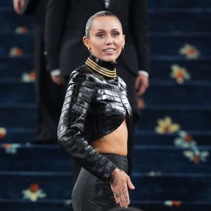 Miley Cyrus au gala de bienfaisance 2025 du Costume Institute célébrant l'ouverture de l'exposition "Superfine : Tailoring Black Style" qui a eu lieu le 5 mai 2025 au Metropolitan Museum of Art à New York City.
STARMAX / BESTIMAGE