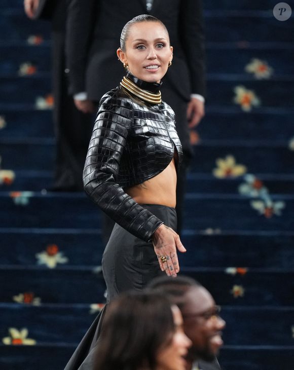Miley Cyrus au gala de bienfaisance 2025 du Costume Institute célébrant l'ouverture de l'exposition "Superfine : Tailoring Black Style" qui a eu lieu le 5 mai 2025 au Metropolitan Museum of Art à New York City.
STARMAX / BESTIMAGE