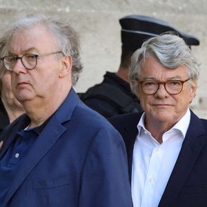 Au rendez-vous pour honorer son ex-compagne, il était déjà sorti de sa réserve habituelle quelques jours plus tôt, regrettant un départ "trop jeune, trop injuste et trop triste" auprès du Parisien. 

Dominique Besnehard, Jean-Louis Borloo - Obsèques de Nathalie Baye en l'église Saint-Sulpice à Paris le 24 avril 2026. © Dominique Jacovides - Coadic Guirec / Bestimage