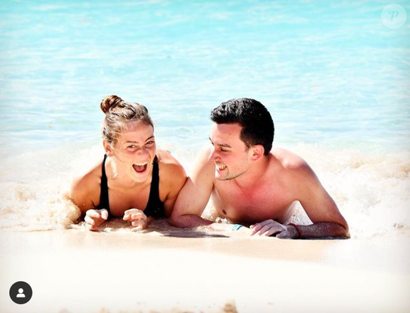 avec son compagnon Thibaut Duponchel, journaliste chez TF1

Solenn Riou et Thibaut Duponchel / Instagram : @solenn_r