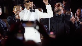 Naomi Campbell, Pharrell Williams et Andrea Bocelli : les stars réunies au Vatican pour un concert exceptionnel, le public en a pris plein les yeux !