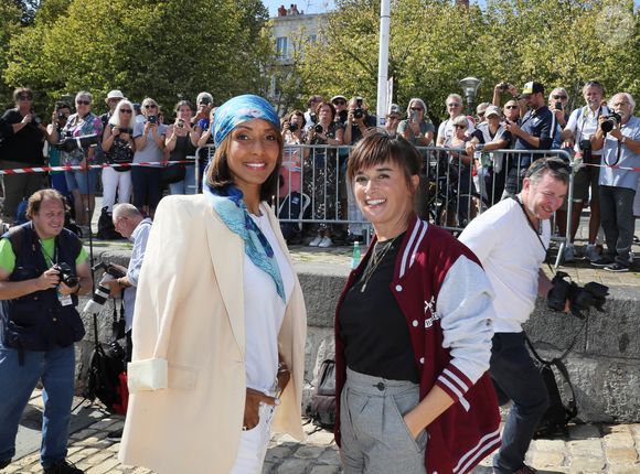 Sonia Rolland et Béatrice de La Boulaye - Photocall de la série "Tropiques Criminels" lors de la 24ème édition du Festival de la Fiction TV de La Rochelle, le 15 septembre 2022. 
© Patrick Bernard / Bestimage