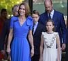 En compagnie de son mari, le prince William, mais aussi de ses trois enfants, la princesse de Galles a fait une entrée remarquée. 

Le Prince et la Princesse de Galles (Le prince William, prince de Galles, et Catherine (Kate) Middleton, princesse de Galles), le Prince George (Le prince George de Galles) et la Princesse Charlotte (La princesse Charlotte de Galles) regardent la finale masculine de Wimbledon entre Jannik Sinner et Carlos ATP à Wimbledon, Londres, Royaume-Uni, le 13 juillet 2025.
©Andrew Matthews/WPA-Pool/Bestimage