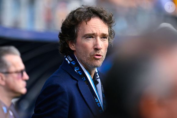 Antoine Arnault (propriétaire du PFC) assiste au match de Ligue 1 entre le Paris FC et le RC Strasbourg Alsace au Stade Jean Bouin à Paris, en France. ©  Federico Pestellini / PsnewZ