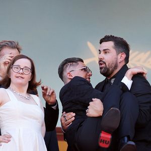 L'autre sensation de 2024, le génial "Un p'tit truc en plus", n'est sélectionnée, en revanche, que dans une seule catégorie aux César 2025. Ca, ça risque d'en décevoir beaucoup... Mais quelle catégorie !

Artus et l'équipe du film "Un p'tit truc en plus" - Montée des marches du film "Le comte de Monte-Cristo" lors du 77ème Festival International du Film de Cannes, au Palais des Festivals à Cannes. Le 22 mai 2024 © Jacovides-Moreau / Bestimage