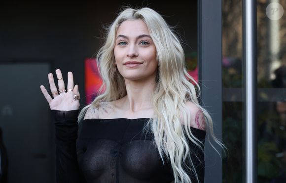 Paris Jackson  au défilé Stella McCartney "Collection Prêt-à-Porter Automne/Hiver 2025-2026" lors de la Fashion Week de Paris (PFW), le 5 mars 2025. © Denis Guignebourg / Bestimage