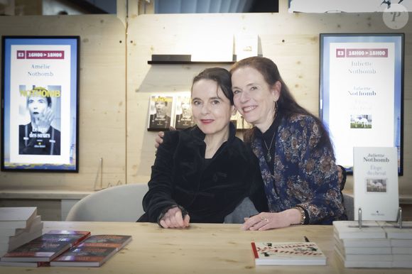 Amélie Nothomb et sa soeur Juliette Nothomb - Festival du Livre de Paris 2023 au Grand Palais Éphémère  - Paris le 21/04/2023 - © Jack Tribeca / Bestimage