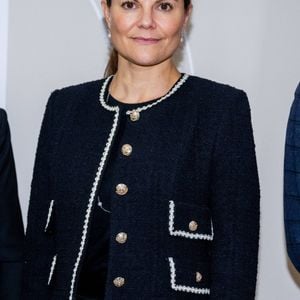 Info - Victoria de Suède échappe à une attaque au couteau devant chez elle - La princesse Victoria de Suède visite l'Association des soldats suédois à Stockholm, le 4 décembre 2024. 
© SPA / Dana Press / Bestimage