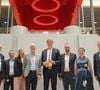 Le groupe LEGO a fait le choix stratégique de rejeter l’intelligence artificielle générative pour concevoir ses jouets, préférant miser sur l'expertise de ses équipes humaines. 

Niels B. Christiansen, président-directeur général LEGO et Carsten Rasmussen, directeur des opérations LEGO - Le groupe LEGO inaugure son premier centre d'innovation dédié à la fabrication au campus Kornmarken à Billund, au Danemark. © LEGO via Bestimage
