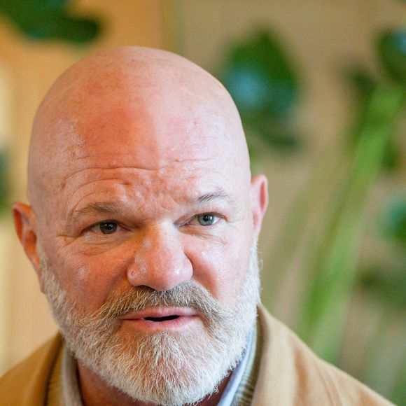 Le chef Philippe Etchebest participe au petit-déjeuner des partenaires de la 3ème édition du Festival Bon (du 13 au 19 octobre) à la mairie de Bordeaux, France, le 18 septembre 2025. © Jean-Bernard Nadeau/Bestimage